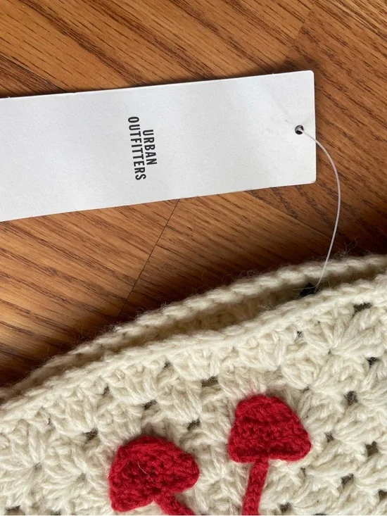 Urban Outfitters Crochet Cherry Balaclava Hood Cream NWT - Picture 4 of 5